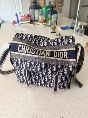 Christian Dior Medium Oblique messenger